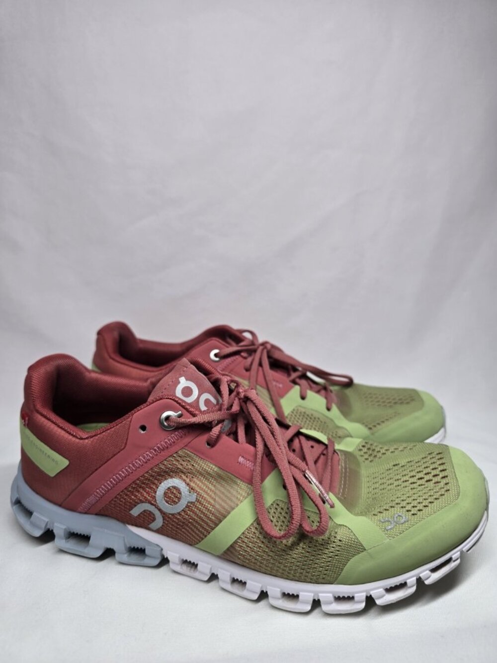 On Running Women’s Cloudflow Shoes (Guava / Dust Rose / Green) Women's Size 8.5